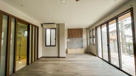 4 Bedroom House for sale in Cembo, Metro Manila near MRT-3 Guadalupe