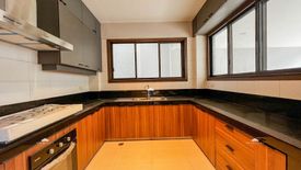 4 Bedroom House for sale in Cembo, Metro Manila near MRT-3 Guadalupe