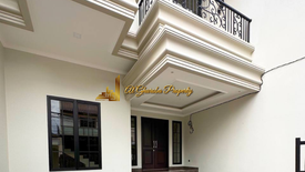 Townhouse dijual dengan 5 kamar tidur di Duren Sawit, Jakarta
