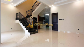 Townhouse dijual dengan 5 kamar tidur di Duren Sawit, Jakarta