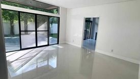 6 Bedroom House for sale in Almanza Dos, Metro Manila