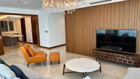 3 Bedroom Condo for sale in Urdaneta, Metro Manila near MRT-3 Buendia