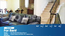Rumah disewa dengan 4 kamar tidur di Pluit, Jakarta