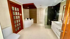 10 Bedroom House for sale in Bel-Air, Metro Manila