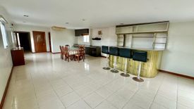 10 Bedroom House for sale in Bel-Air, Metro Manila