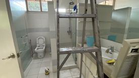 6 Bedroom House for rent in Magallanes, Metro Manila near MRT-3 Magallanes