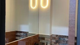 6 Bedroom House for sale in Almanza Uno, Metro Manila