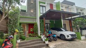 Rumah dijual dengan 4 kamar tidur di Cimone, Banten