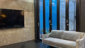 5 Bedroom House for sale in Almanza Uno, Metro Manila