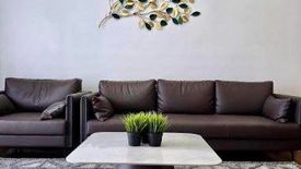 2 Bedroom Condo for rent in San Lorenzo, Metro Manila near MRT-3 Ayala