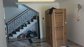 Rumah dijual dengan 4 kamar tidur di Jagakarsa, Jakarta