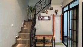 Rumah dijual dengan 4 kamar tidur di Jagakarsa, Jakarta