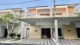 Rumah dijual dengan 4 kamar tidur di Ciganjur, Jakarta