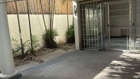 4 Bedroom House for rent in San Lorenzo, Metro Manila near MRT-3 Ayala