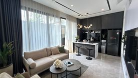 Rumah dijual dengan 5 kamar tidur di Jati, Jakarta