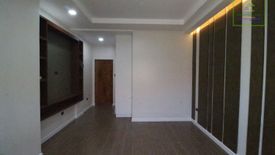 4 Bedroom House for sale in Talon Dos, Metro Manila