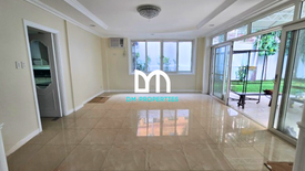 4 Bedroom House for sale in Highway Hills, Metro Manila near MRT-3 Shaw Boulevard