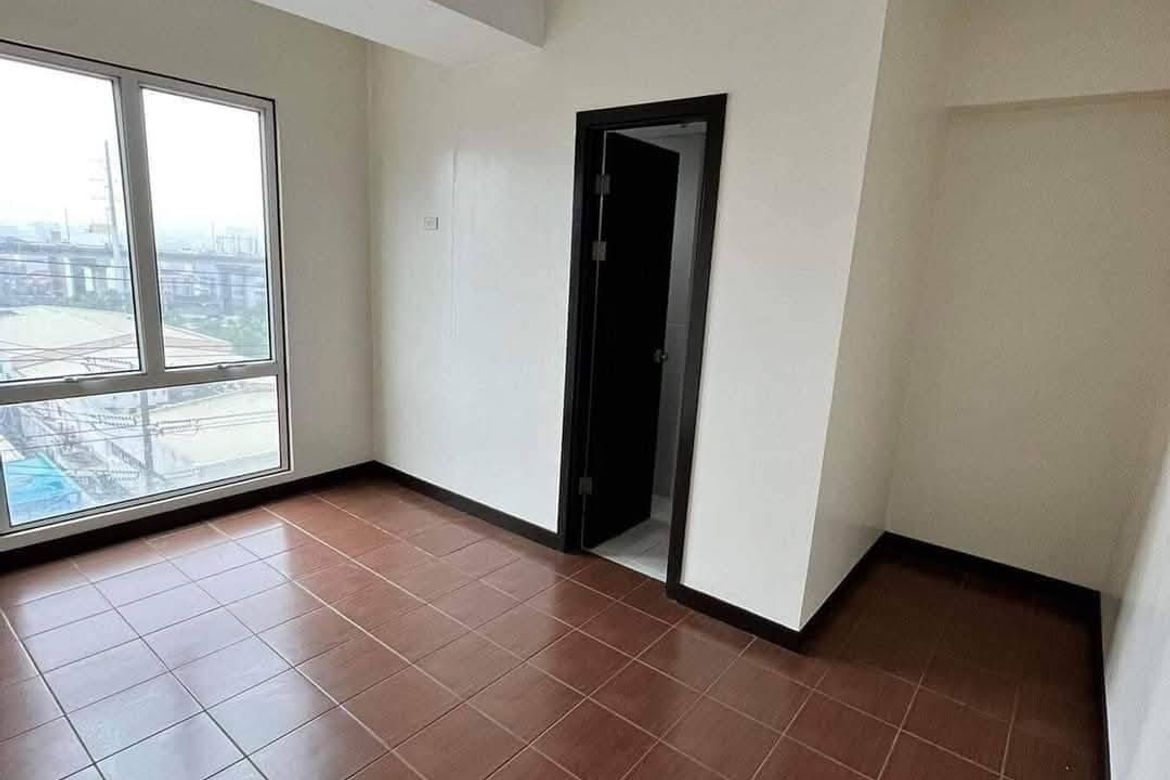 w/BIG Discount 1-Bedroom RFO Condominium connected in MRT Magallanes near Moa, NAIA, Ayala, Glorietta