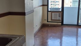 Condo for rent in Poblacion, Metro Manila
