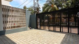 Rumah dijual dengan 5 kamar tidur di Duren Sawit, Jakarta