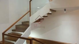 5 Bedroom House for sale in McKinley Hill, Metro Manila