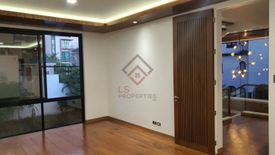 5 Bedroom House for sale in McKinley Hill, Metro Manila