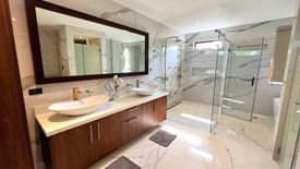 6 Bedroom House for sale in Moonwalk, Metro Manila