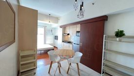 1 Bedroom Condo for rent in Paseo De Roces, Pio Del Pilar, Metro Manila