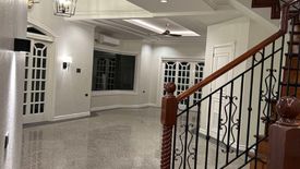 3 Bedroom House for rent in San Lorenzo, Metro Manila near MRT-3 Ayala