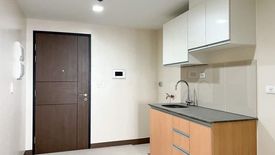 1 Bedroom Condo for sale in Urdaneta, Metro Manila near MRT-3 Ayala