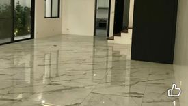 4 Bedroom House for rent in San Lorenzo, Metro Manila near MRT-3 Ayala