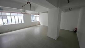 Shophouse for rent in Highway Hills, Metro Manila near MRT-3 Shaw Boulevard