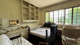 4 Bedroom House for sale in Bel-Air, Metro Manila