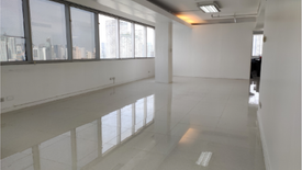 Commercial for rent in Urdaneta, Metro Manila near MRT-3 Ayala
