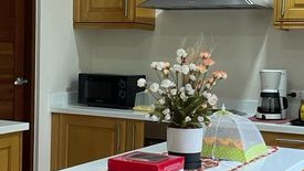 4 Bedroom House for sale in Kapitolyo, Metro Manila