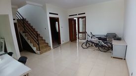 Rumah dijual dengan 3 kamar tidur di Antapani Tengah, Jawa Barat