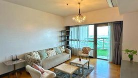 2 Bedroom Condo for rent in San Lorenzo, Metro Manila near MRT-3 Ayala