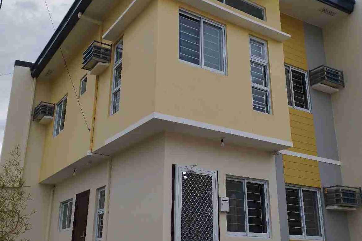 Corner 2-storey Single Attached House at Diamond Height Buhangn