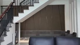 5 Bedroom House for sale in Suko Manunggal, East Java