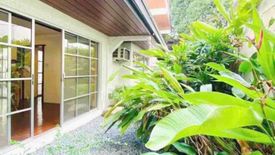 3 Bedroom House for rent in Urdaneta, Metro Manila near MRT-3 Ayala