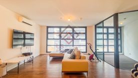 2 Bedroom Condo for sale in Urdaneta, Metro Manila near MRT-3 Ayala