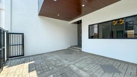 4 Bedroom House for sale in Don Bosco, Metro Manila