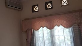Rumah dijual dengan 4 kamar tidur di Kenjeran, Jawa Timur