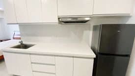 Condo for rent in Don Galo, Metro Manila