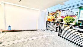 4 Bedroom House for sale in Talon Dos, Metro Manila