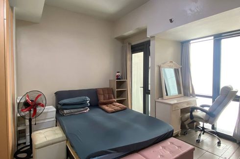 2 Bedroom Condo for sale in Victoria de Makati, Pio Del Pilar, Metro Manila, Makati, Metro Manila