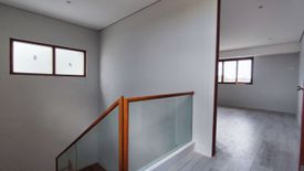 4 Bedroom House for sale in San Antonio, Metro Manila near LRT-1 Roosevelt