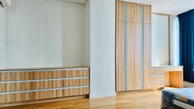 2 Bedroom Condo for rent in San Lorenzo, Metro Manila near MRT-3 Ayala