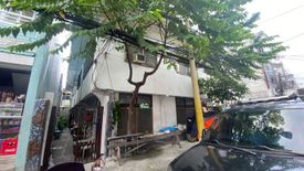 10 Bedroom House for sale in Urdaneta, Metro Manila near MRT-3 Ayala