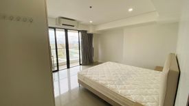 Condo for rent in Don Galo, Metro Manila